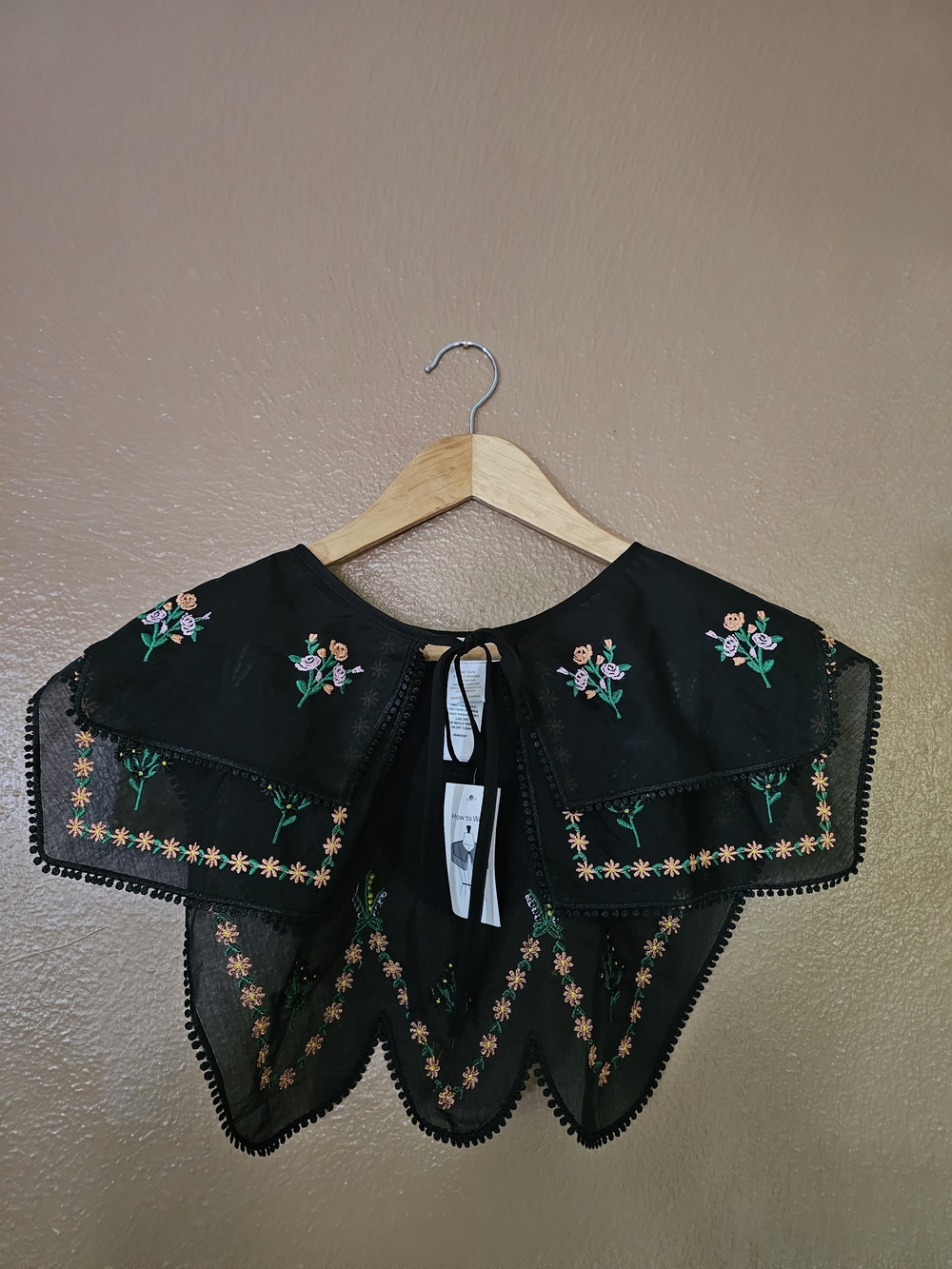 House of Harlow 1960 Black Embroidered Floral Detachable Collar - Picture 5 of 5